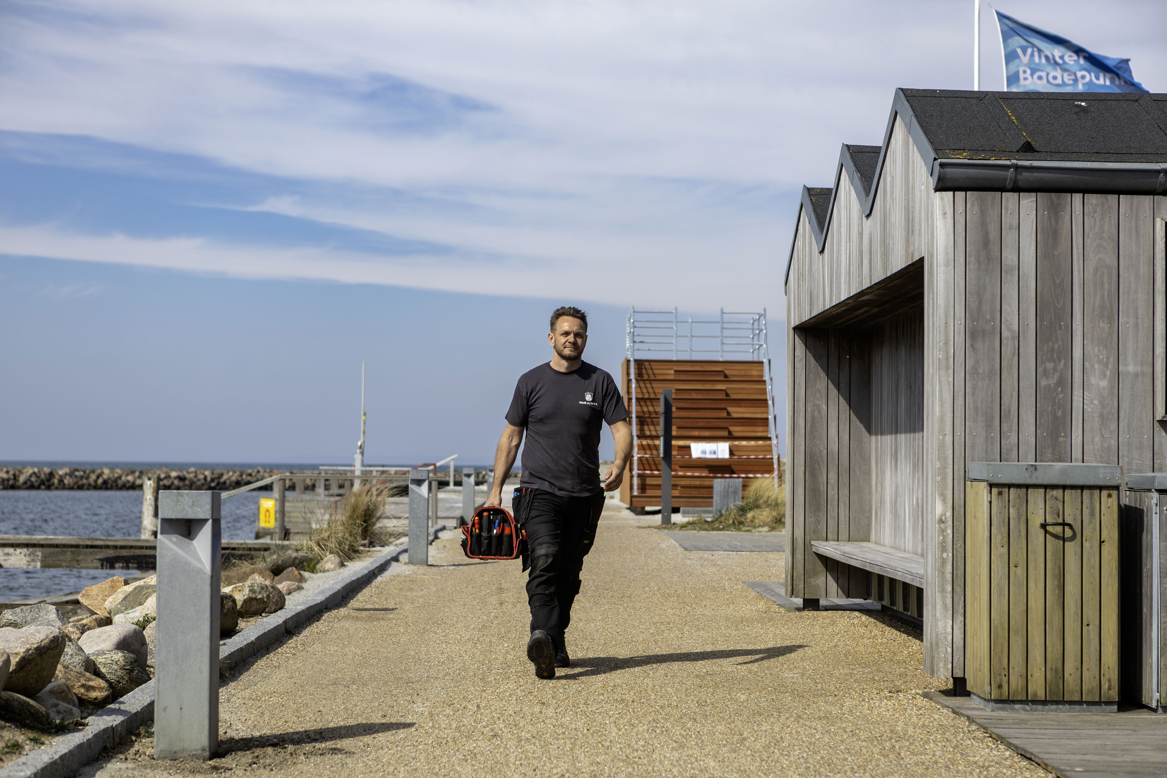 Håndværker med arbejdstaske